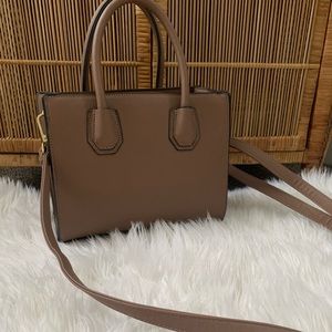 Boutique style crossbody bag